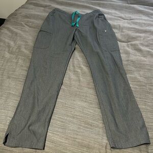 Figs scrubs barley worn